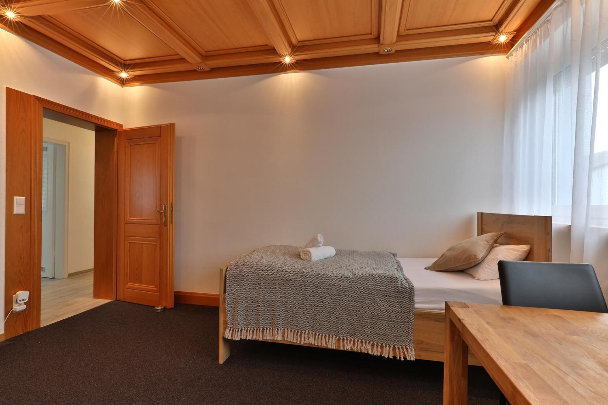 Moderne Ferienwohnungen - Service Wie Im Hotel ゲッピンゲン エクステリア 写真