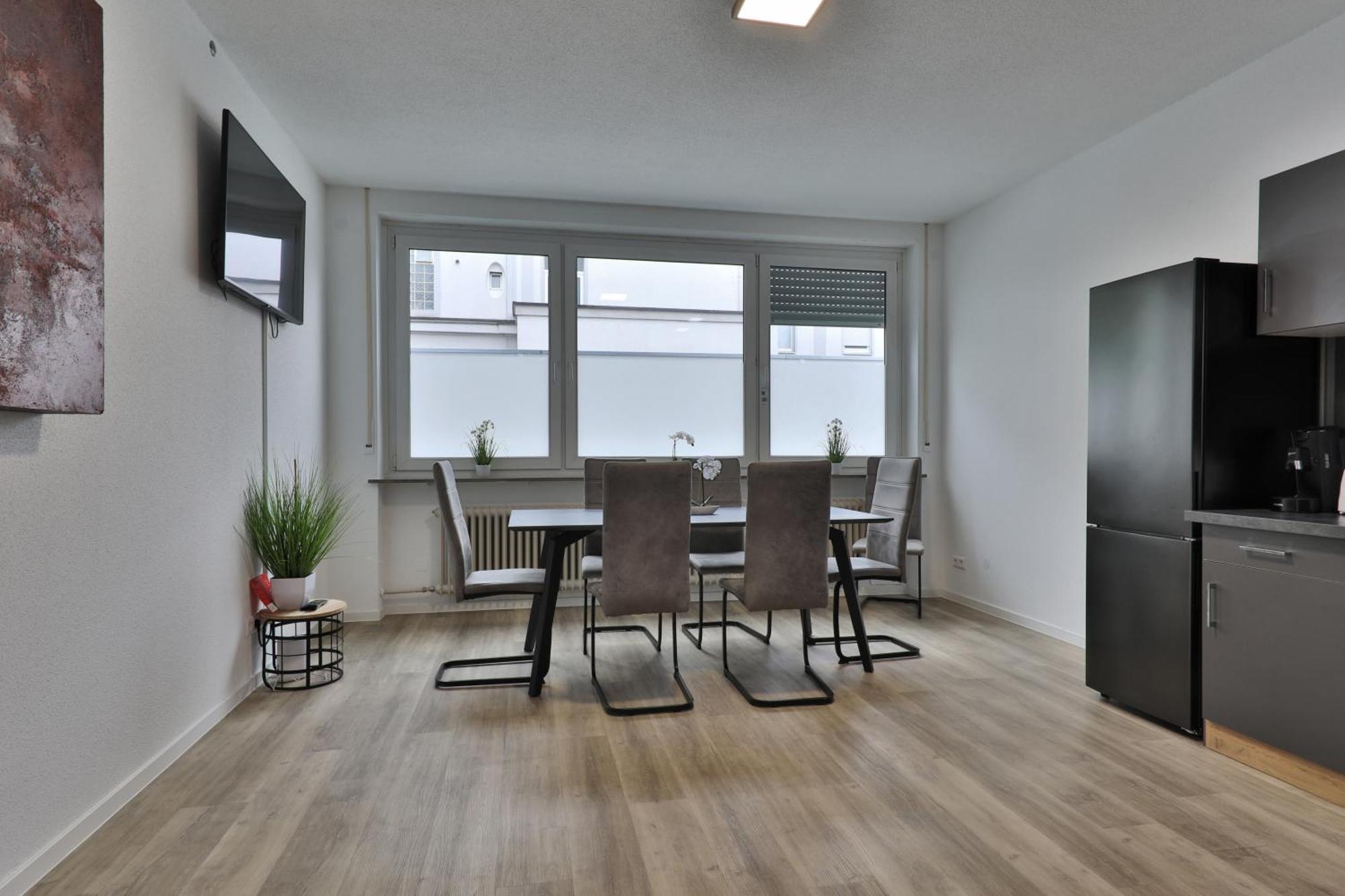 Moderne Ferienwohnungen - Service Wie Im Hotel ゲッピンゲン エクステリア 写真