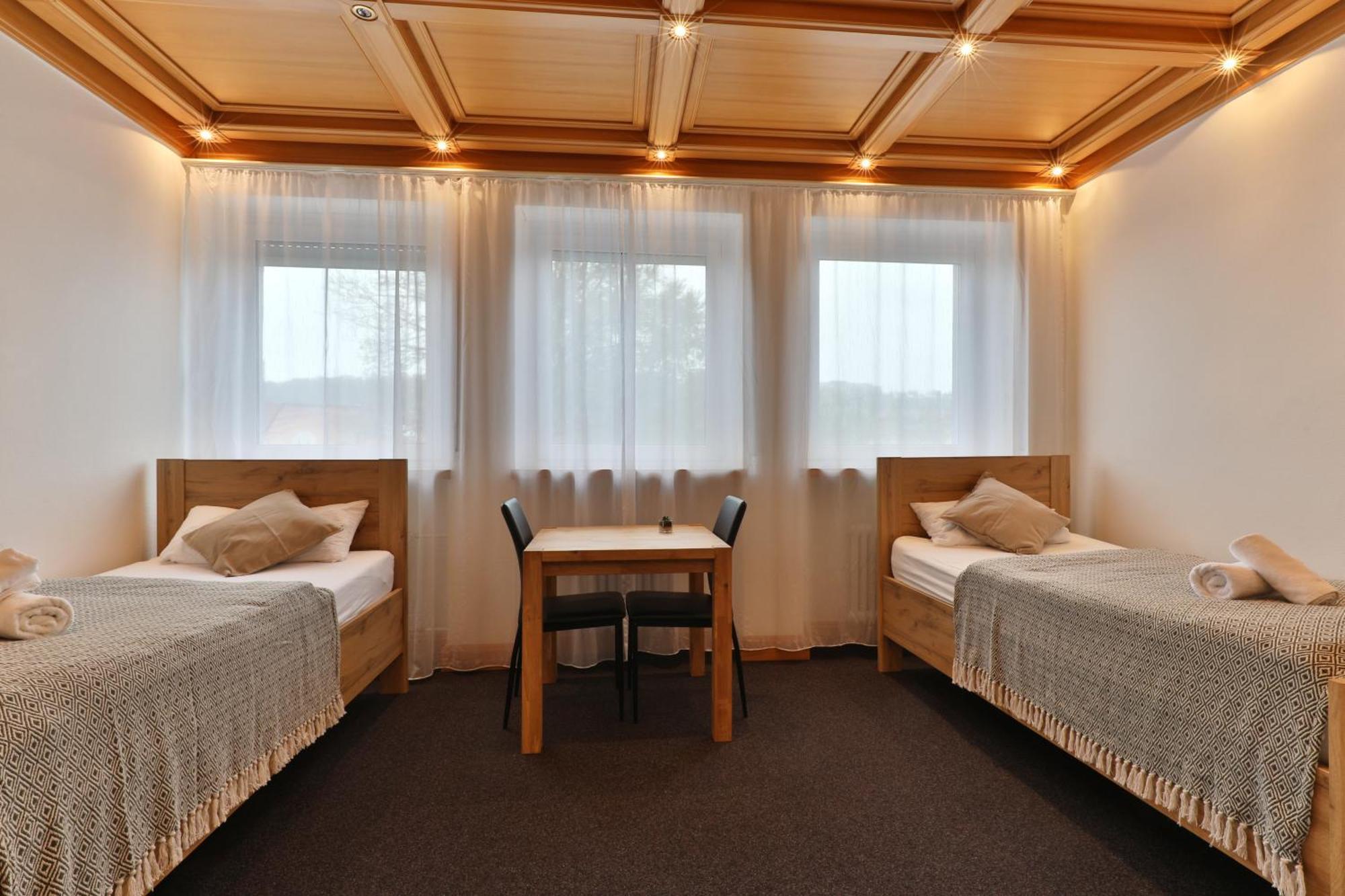 Moderne Ferienwohnungen - Service Wie Im Hotel ゲッピンゲン エクステリア 写真